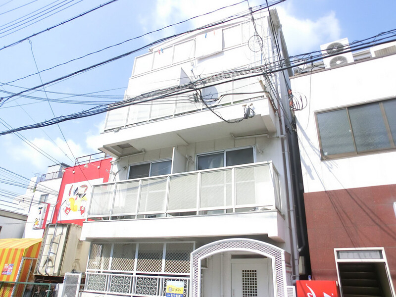 シャルマン湊川の外観
