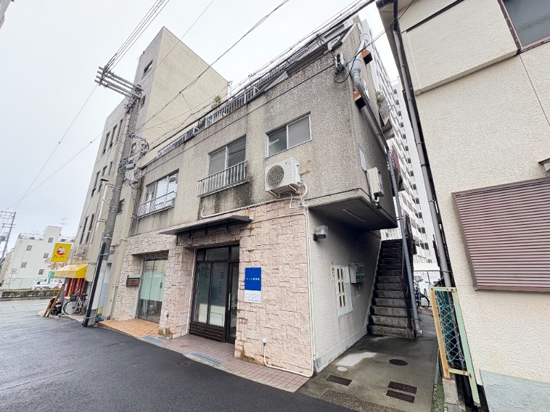 川元ビルの外観