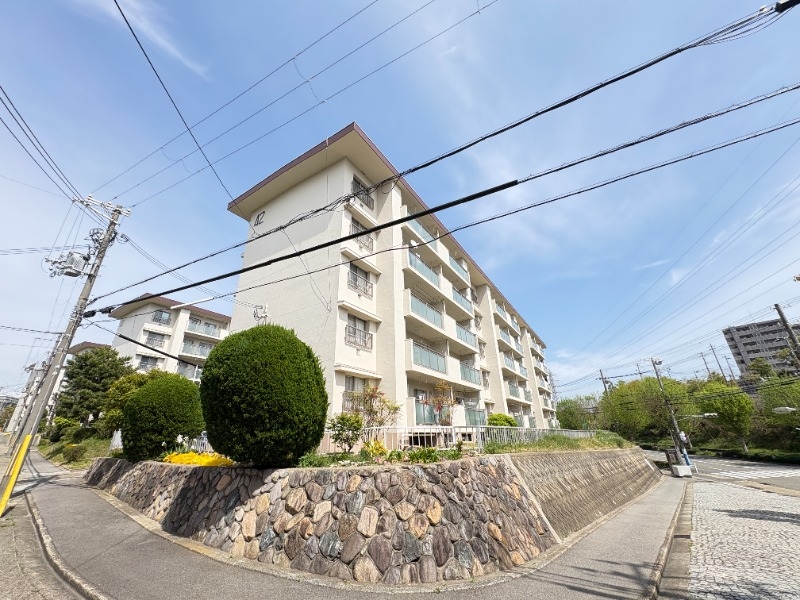 狩口台住宅42号棟の外観