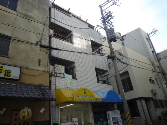 荒田マンションの外観