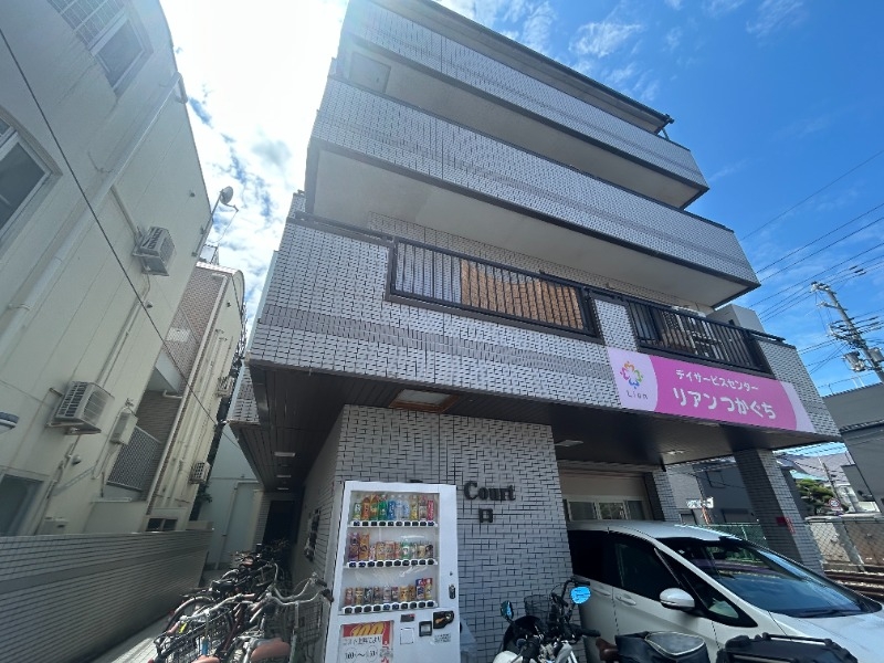 ベアコート塚口の外観