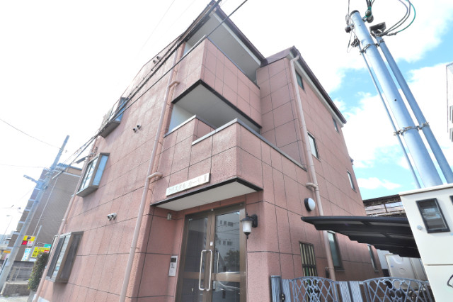 クリスタルカーサⅡの外観