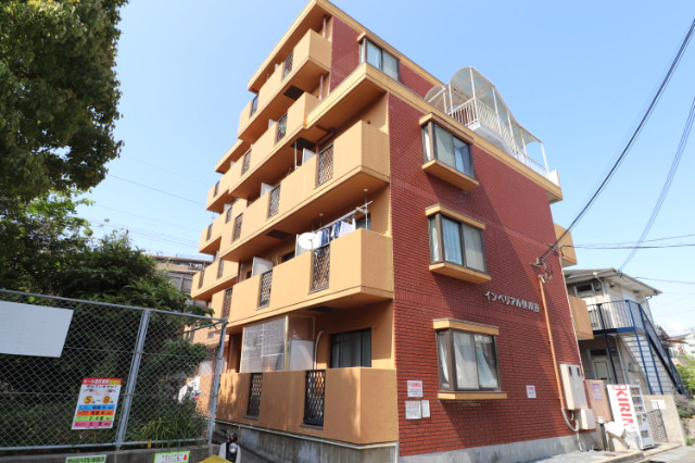 インペリアル伊川谷の外観