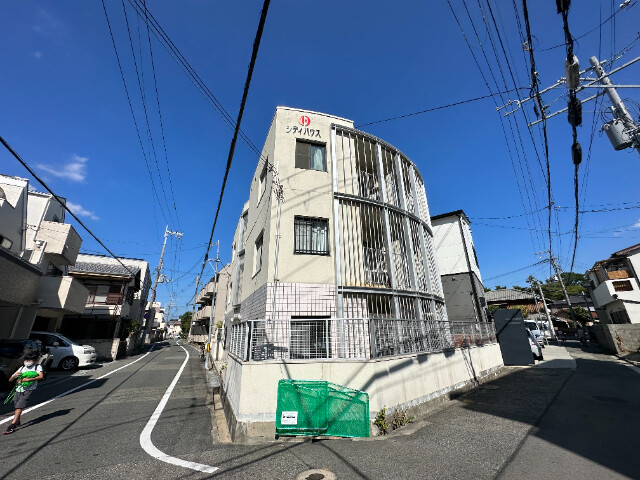 THE CITY鳴尾の外観