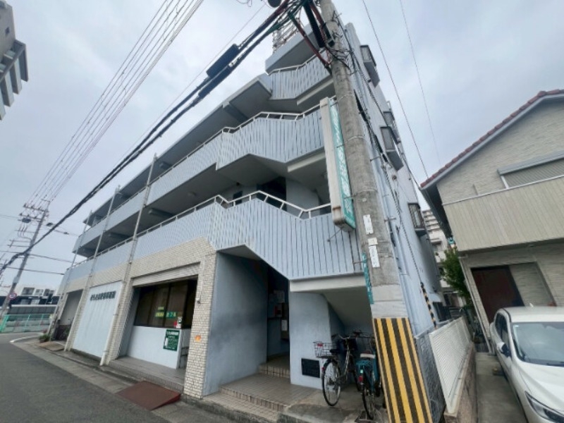 リアルティ大久保駅前の外観
