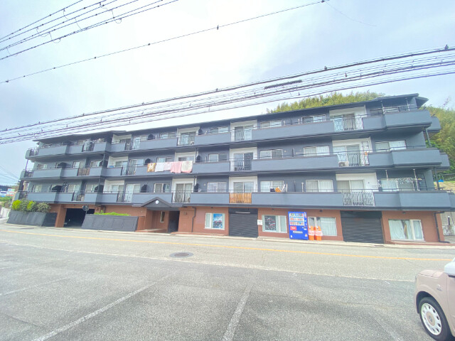 グリーンパレス塩屋の外観
