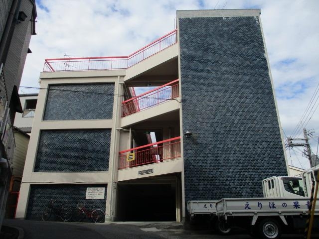 荒四湊川マンションの外観