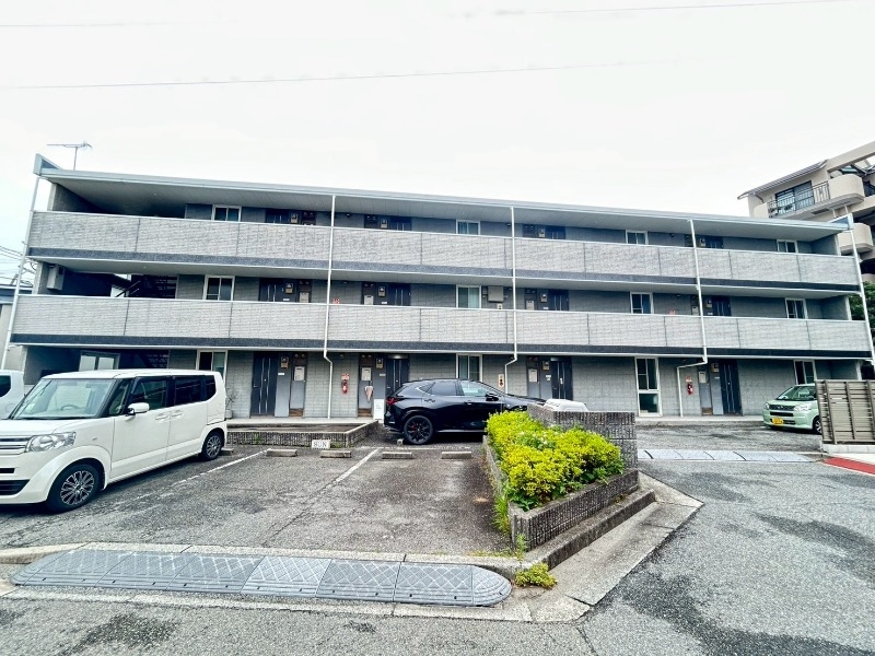 オーセンティックスクエア大久保の外観
