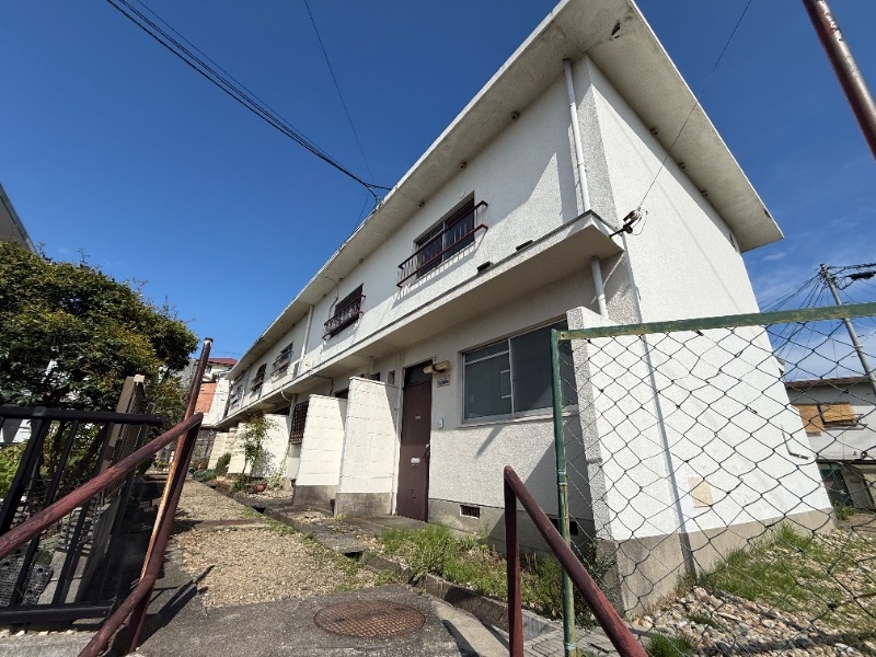 兵庫厚生年金住宅４号棟の外観