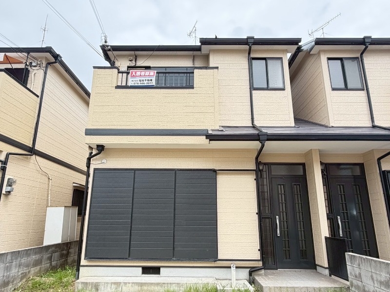 魚住町長坂寺戸建の外観
