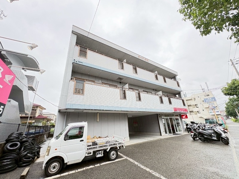 オーク伊川の外観