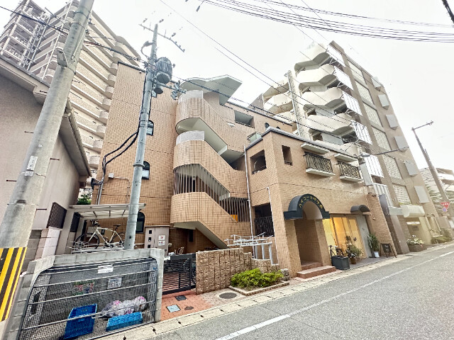 ハイコート甲子園の外観