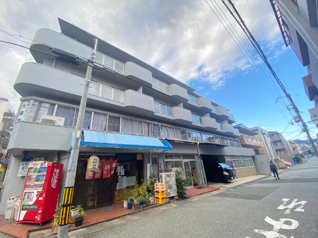 六甲スカイハイツの外観