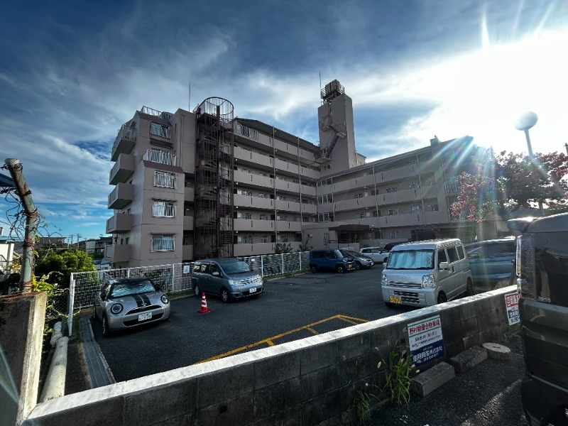 コープ野村鈴蘭台の外観