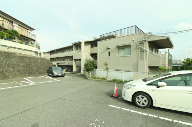 イスズハイツベル鈴蘭台西町P-Ⅱの外観