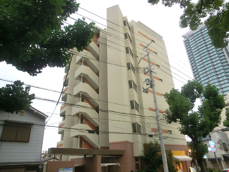ベルフェリーク新神戸の外観