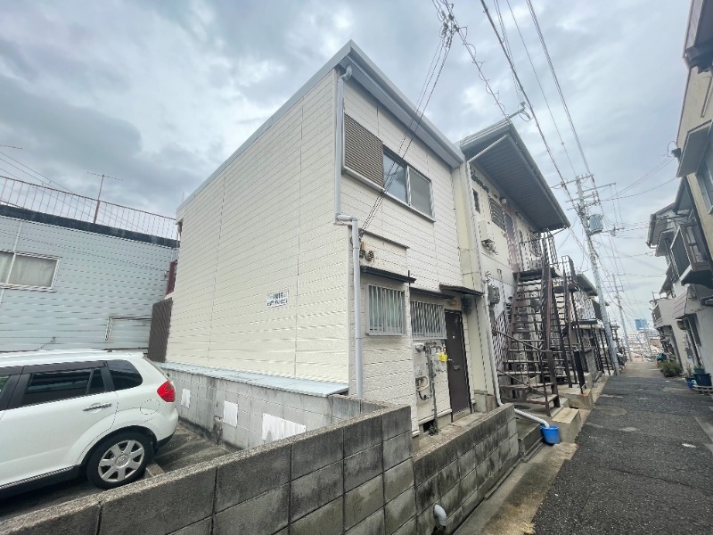 宝パナハイツ連棟メゾネットの外観