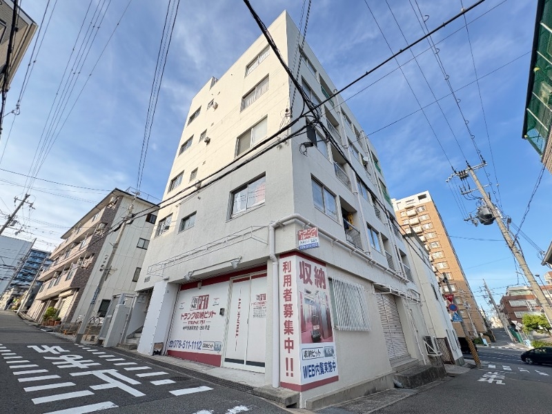 ベースワンの外観