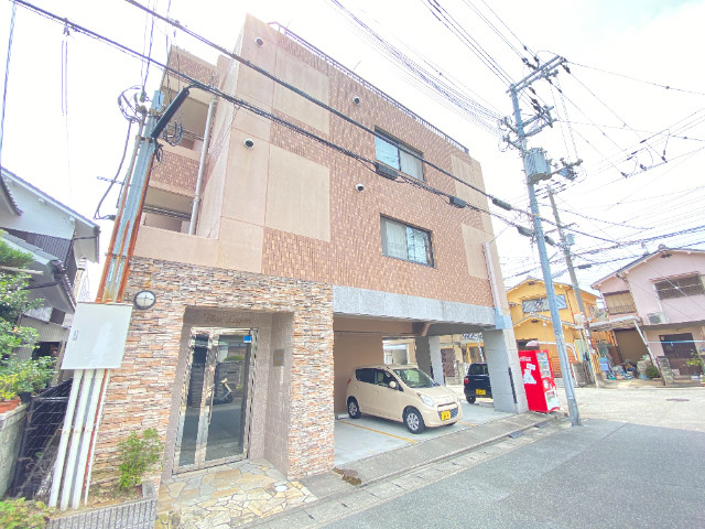 ブルーラグーンの外観