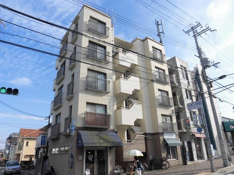 ドエル岡本の外観