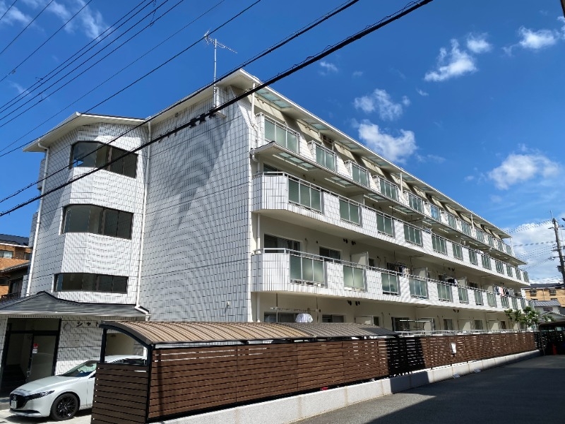 シャトー登貴和の外観