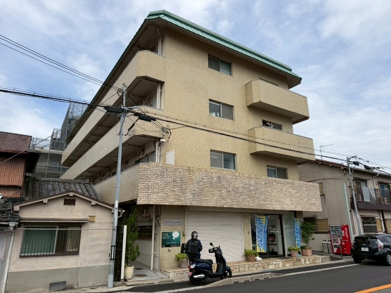 パレスタジオの外観