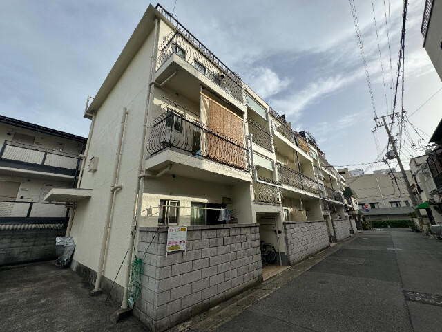 ロイヤルハイツの外観