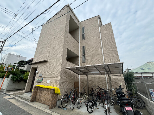 アンプルールフェール メルカート・デリ・アパルタメンティⅡの外観