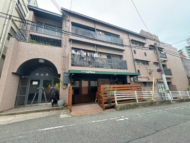 清山荘の外観
