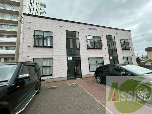 ラメール西線8条の外観