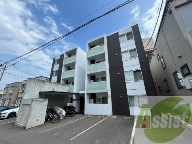 モルティーニ宮の森の外観