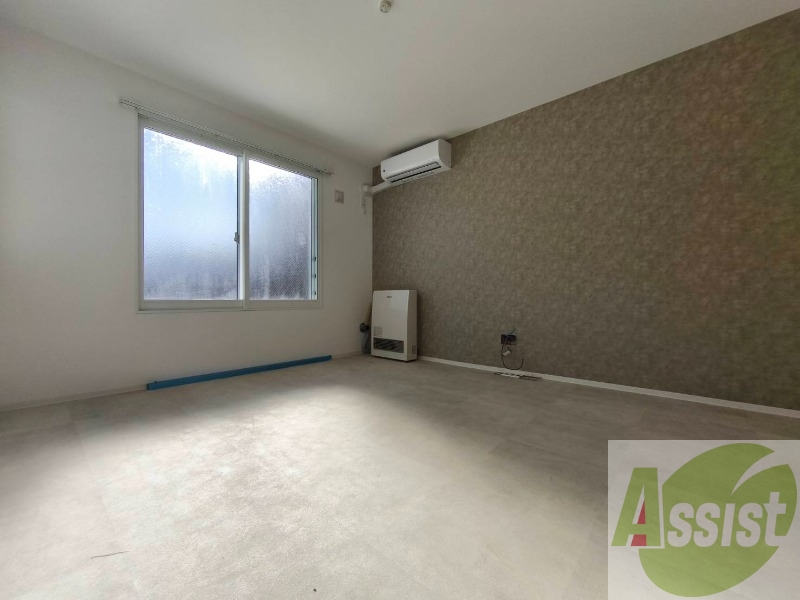 リビングです。窓が大きくて明るいですね! リビングです。窓が大きくて明るいですね!