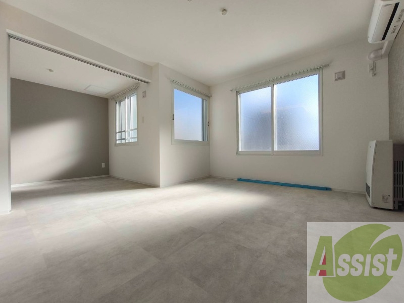 リビングを別角度から撮ってみました。家具の配置もしやすそう。 リビングを別角度から撮ってみました。家具の配置もしやすそう。