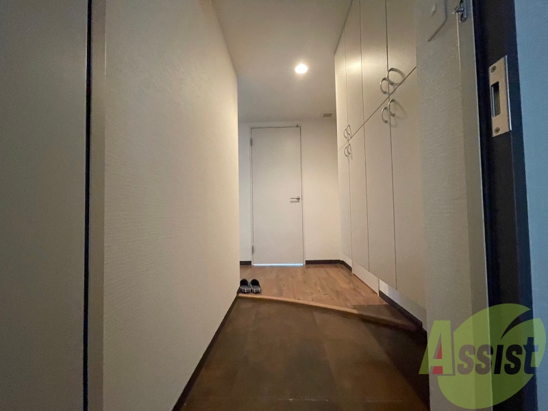 玄関の様子です。明るい印象ですね。気分もあがりそう。 玄関の様子です。明るい印象ですね。気分もあがりそう。