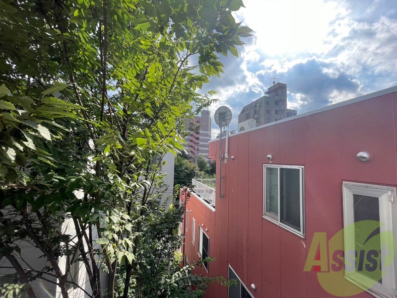 眺望はこちら。静かな住宅街という印象を受けました。 眺望はこちら。静かな住宅街という印象を受けました。