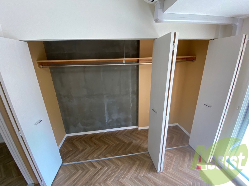 クローゼットは奥行きもあり、荷物が多い方でも安心です。 クローゼットは奥行きもあり、荷物が多い方でも安心です。