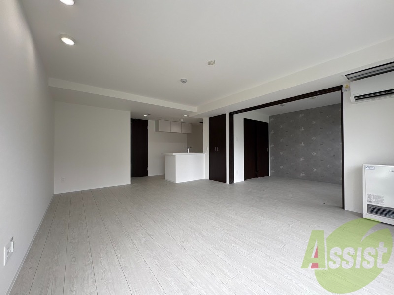 リビングを別角度から撮ってみました。家具の配置もしやすそう。 リビングを別角度から撮ってみました。家具の配置もしやすそう。