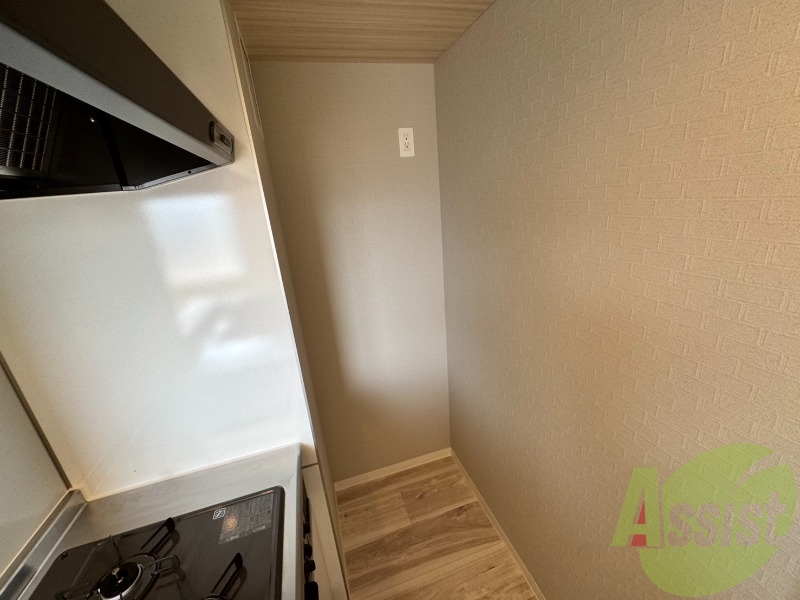 こちらに冷蔵庫を置けます。調理時の動線もばっちり効率的。 こちらに冷蔵庫を置けます。調理時の動線もばっちり効率的。