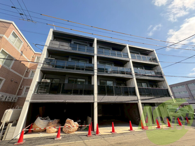 アルファスクエア平岸EASTの外観