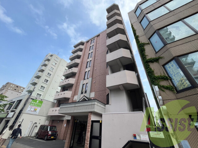 ラプラス裏参道の外観