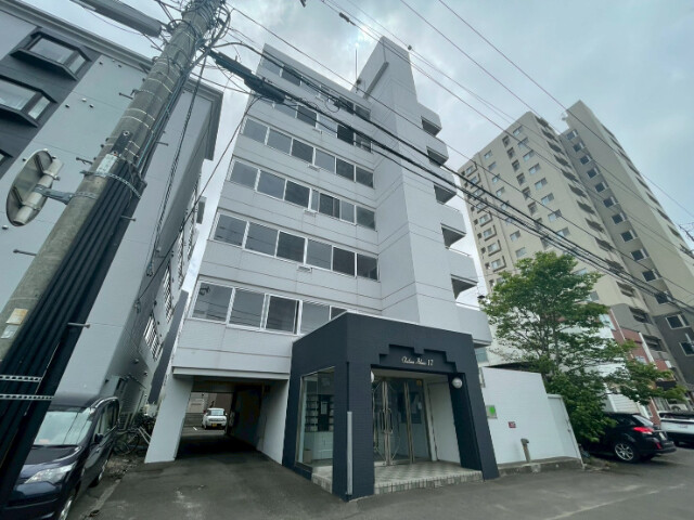 札幌市東区北十七条東１６丁目の賃貸マンションの外観