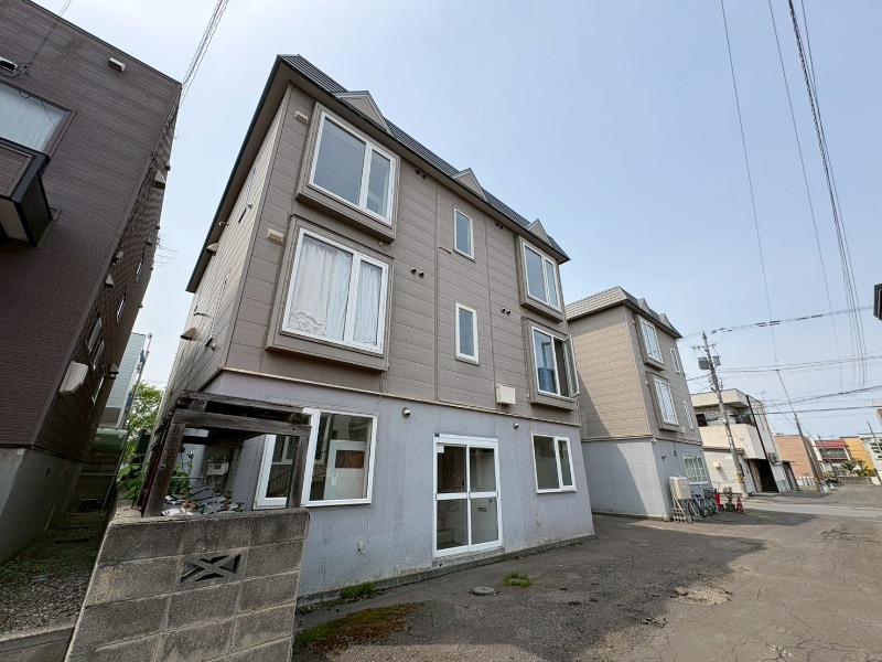 札幌市東区北十八条東９丁目の賃貸アパートの外観