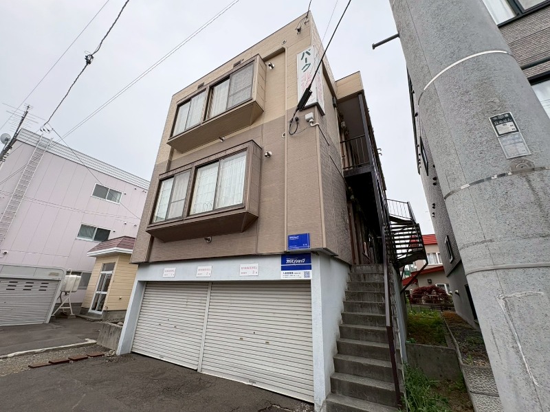 札幌市東区北十六条東１４丁目の賃貸アパートの外観