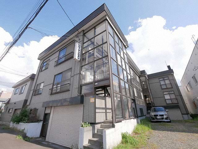 札幌市東区北二十条東２丁目の賃貸アパートの外観