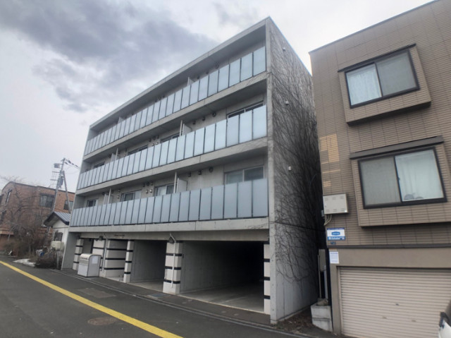 札幌市北区麻生町１丁目の賃貸マンションの外観