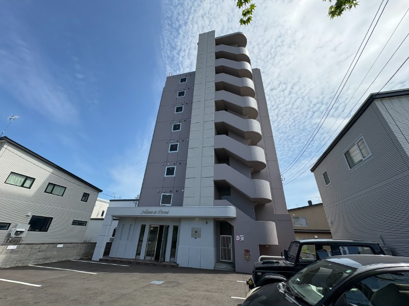 札幌市東区北二十一条東２丁目の賃貸マンションの外観