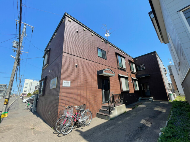 札幌市東区北二十五条東１２丁目の賃貸アパートの外観