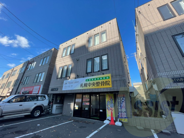 ツインズ南8条壱番館の外観