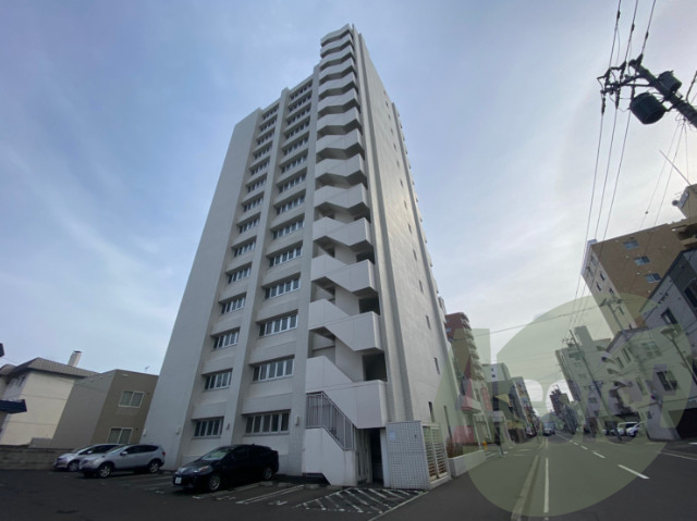 グランカーサ南9条の外観