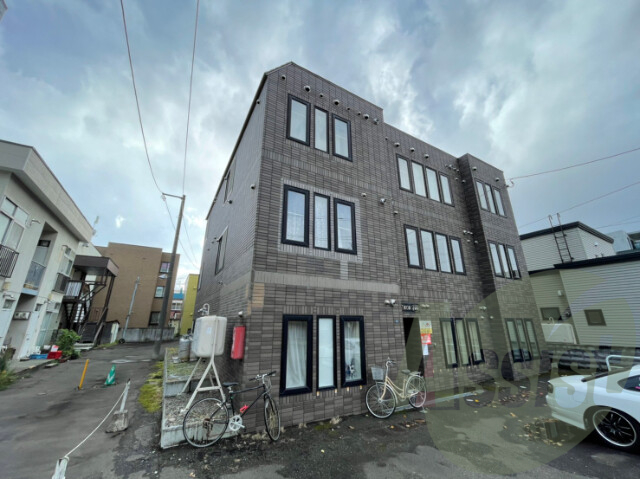 フォレスト南10条壱番館の外観